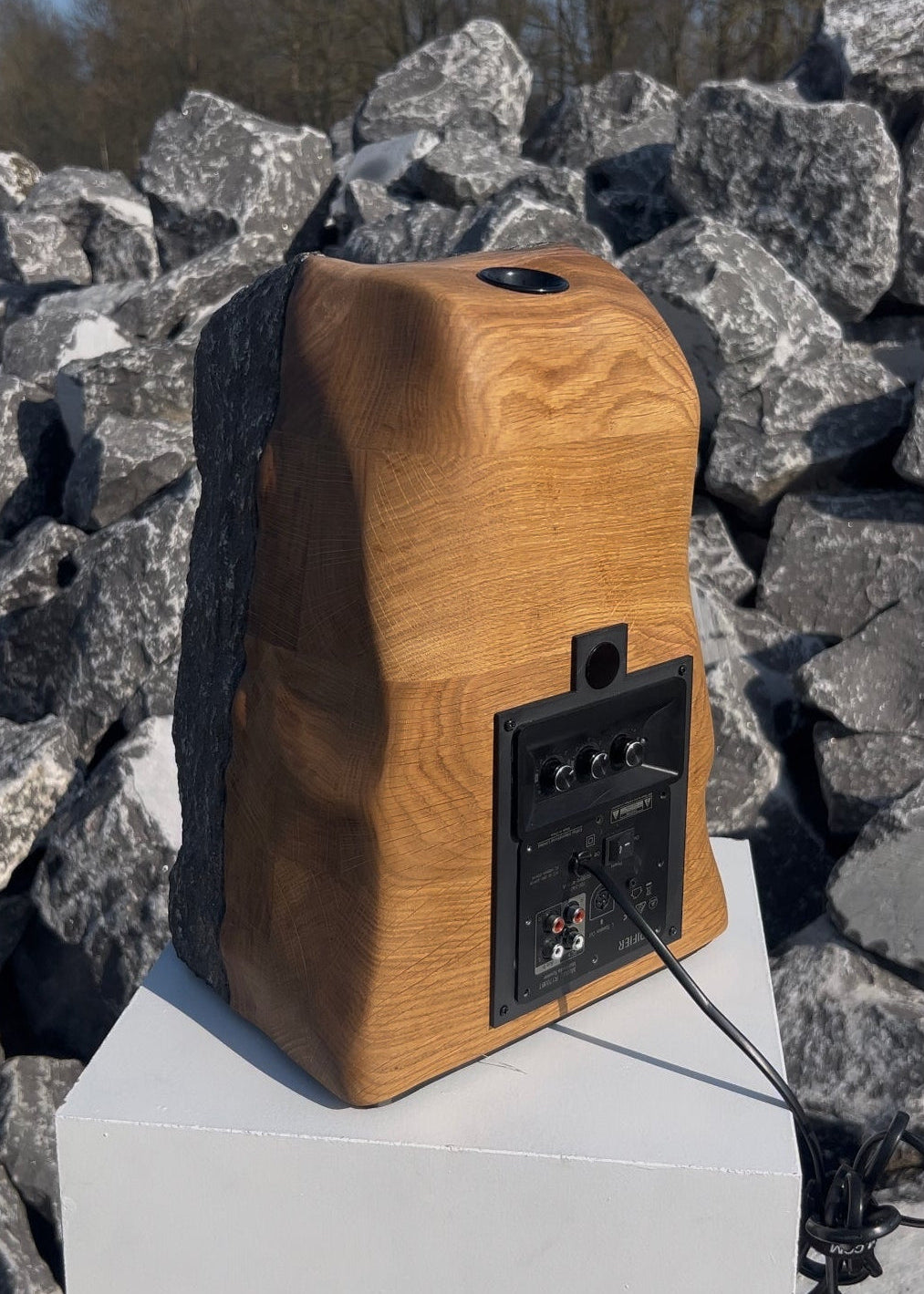 Stone speaker