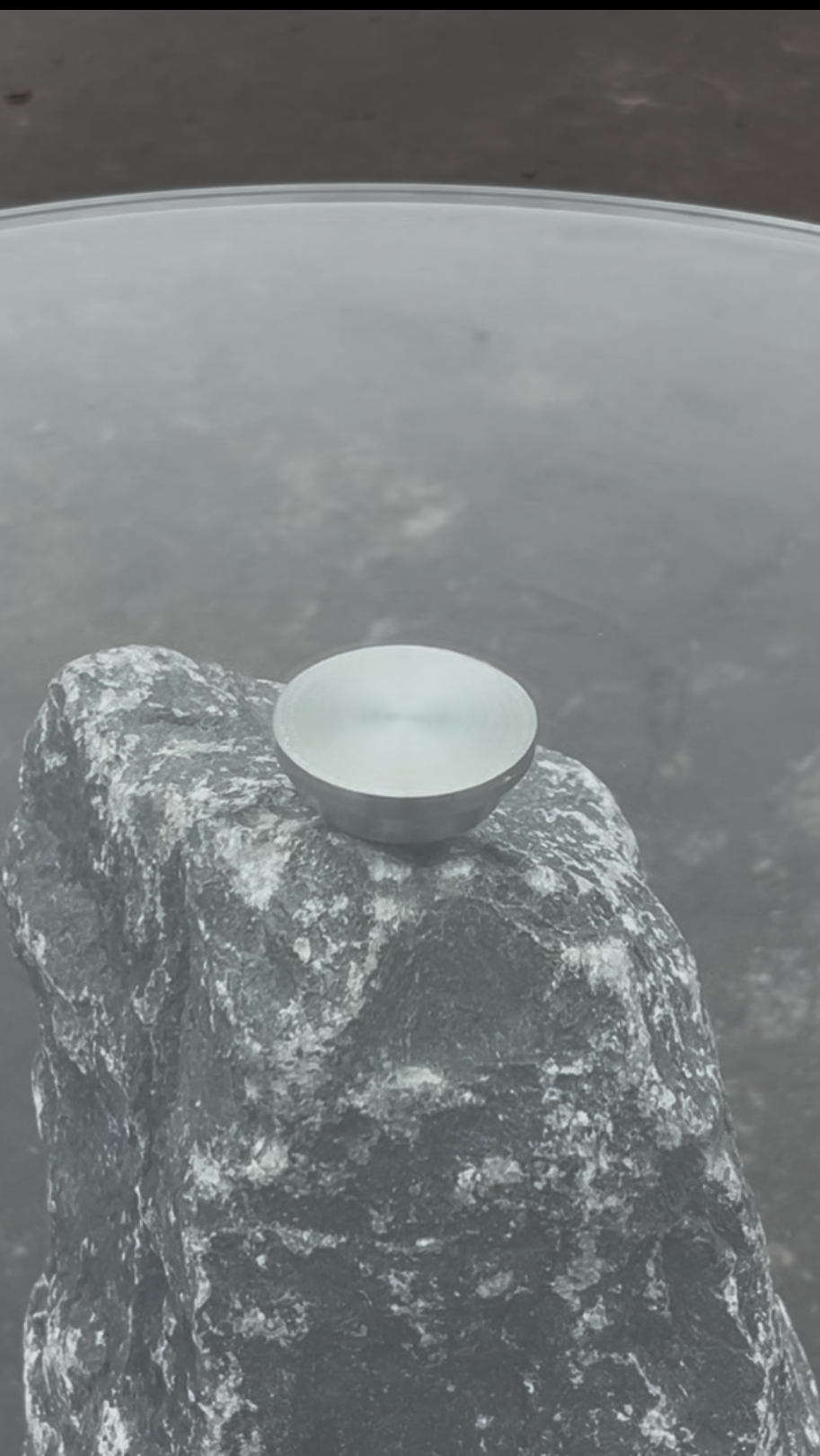 Singel stone table