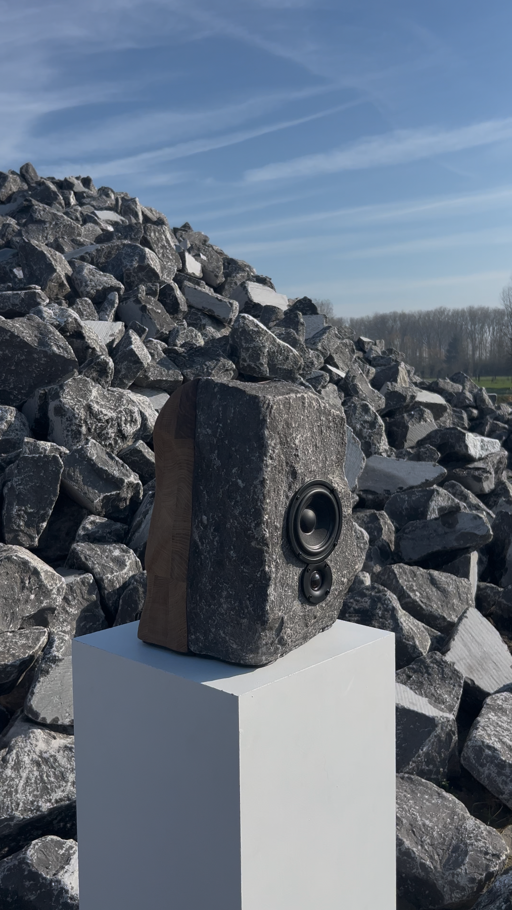 Stone speaker